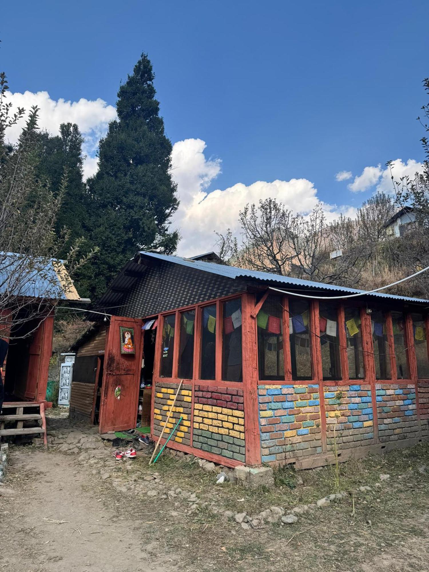 Hippy Hyde Kalga Ξενοδοχείο Kalgha Εξωτερικό φωτογραφία